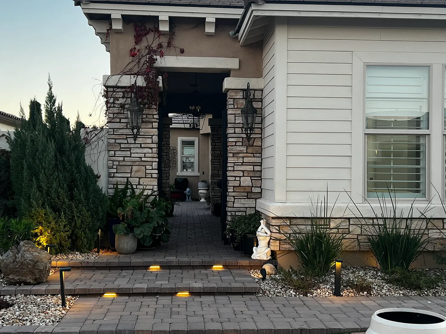 4 bed, 3.5 bath, 3537 sqft, $4,900 — Photo 2