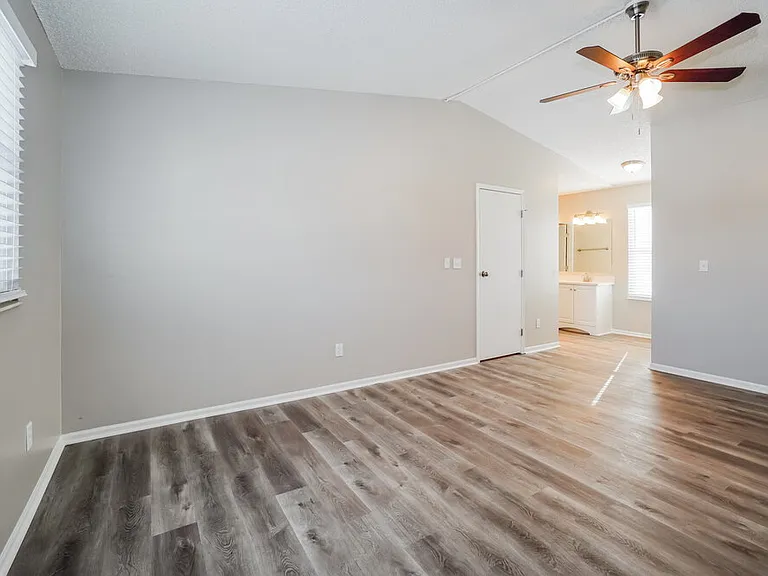 5305 Frisco Dr — Photo 13