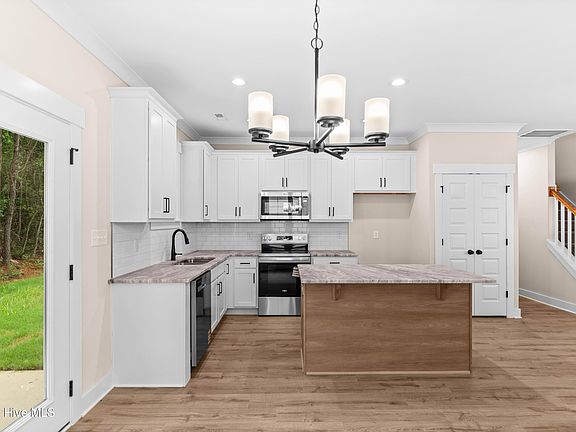 3rd image of 431 Peregrine Ridge Drive