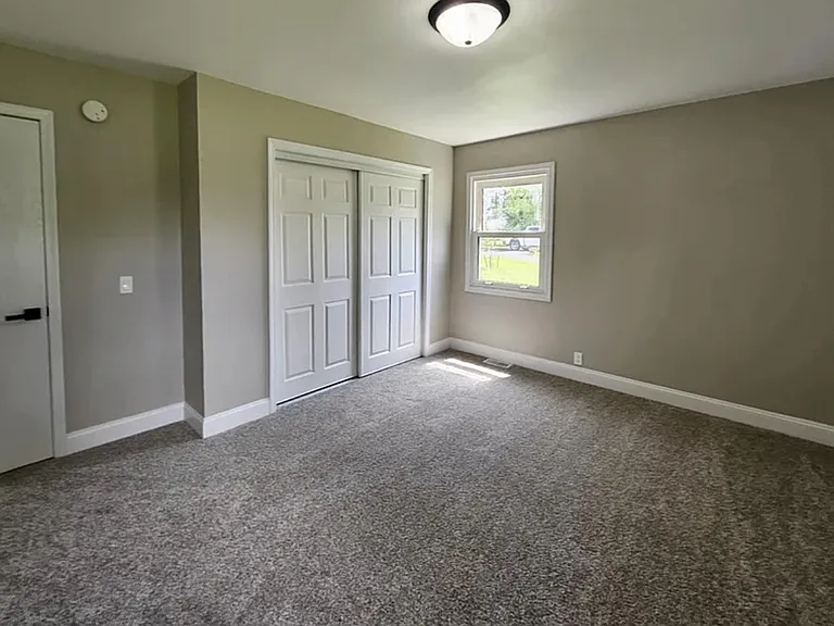 650 S Elm St — Photo 9