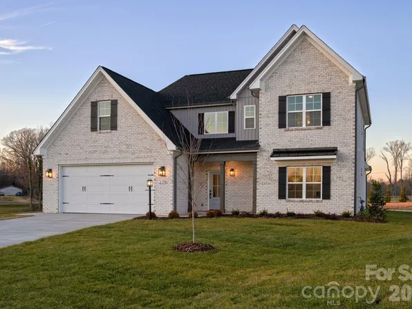 279 Sandpiper Dr #6, Lexington, NC 27295