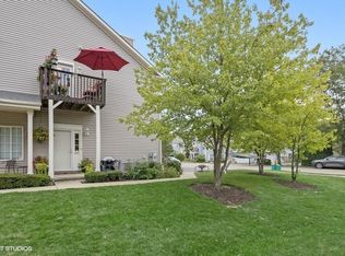 991 Castleshire Dr #991, Woodstock, IL 60098