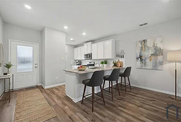 2105 Rougle Ct — Photo 5