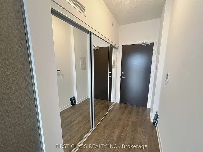 60 Honeycrisp Cres #907 — Photo 4
