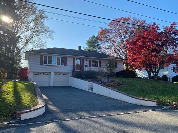 35 Eberhardt Rd, East Hanover, NJ 07936
