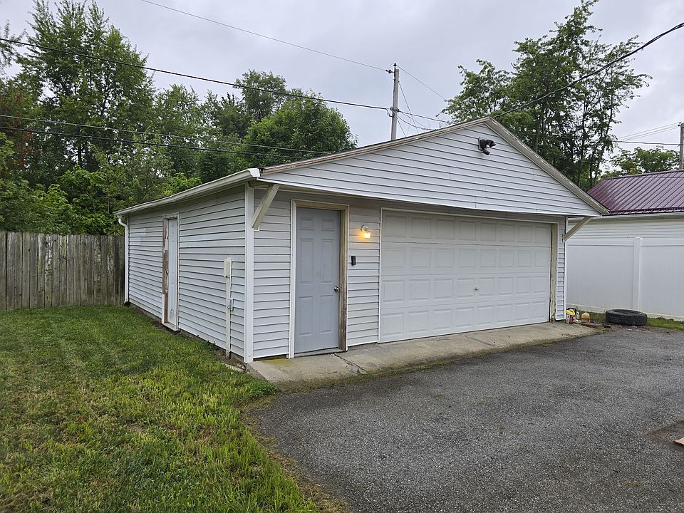 2nd image of 1183 Bahama Dr