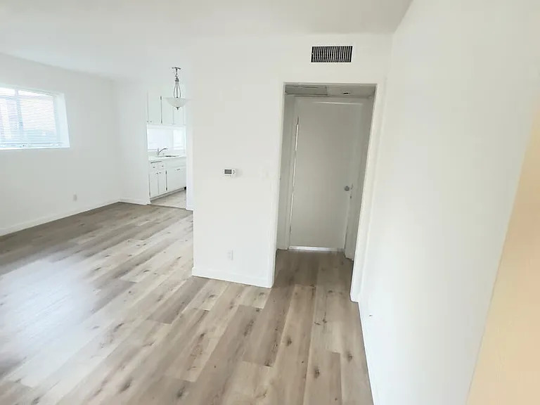 1251 Wellesley Ave #104 — Photo 7
