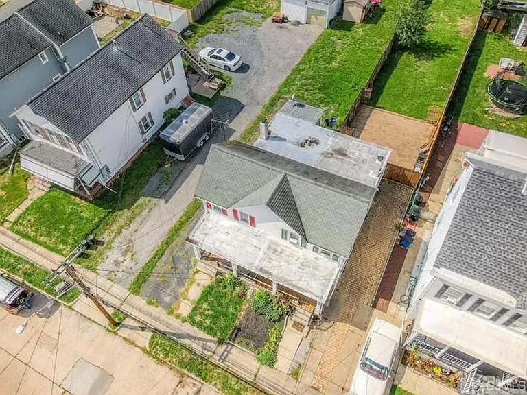 71 Ford Ave — Photo 19