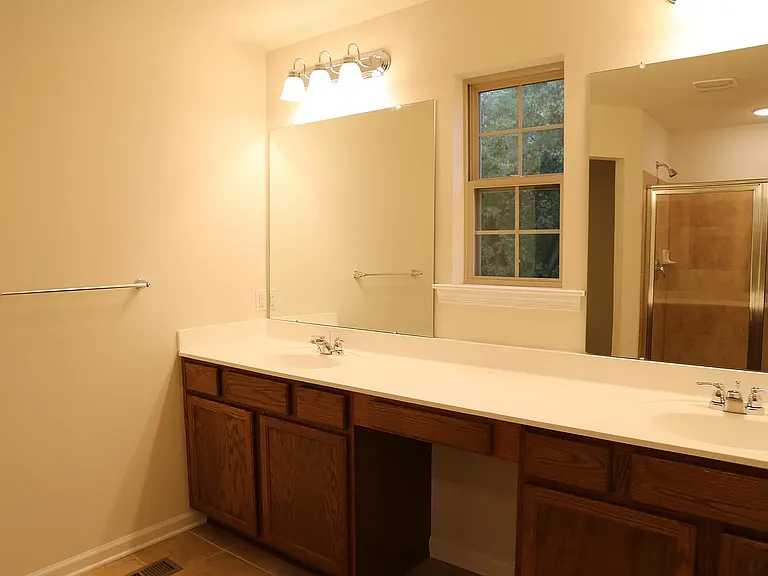 20 Maxwell Ln — Photo 24