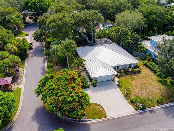 2nd image of 6 Lantana Ln