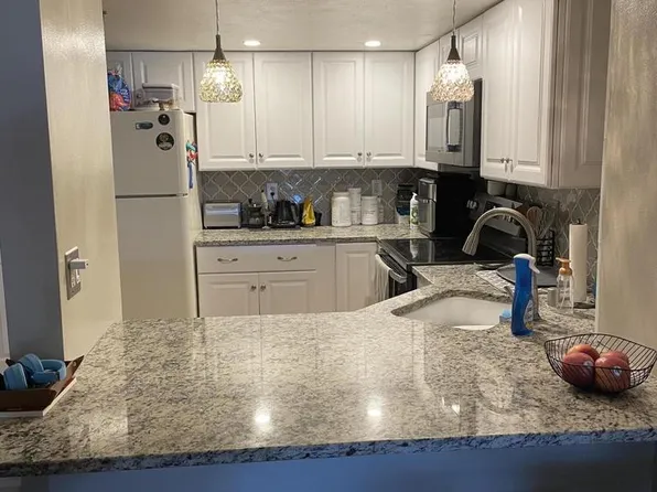 270 East Highland AVENUE #1037, Milwaukee, WI 53202