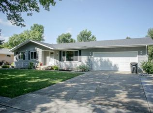 2507 Arrowhead Rd, Fargo, ND 58103
