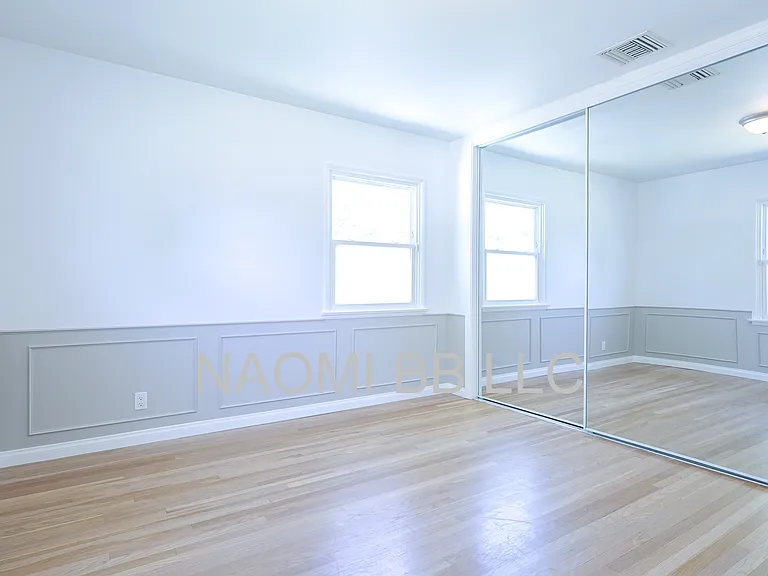 501 N Naomi St — Photo 5