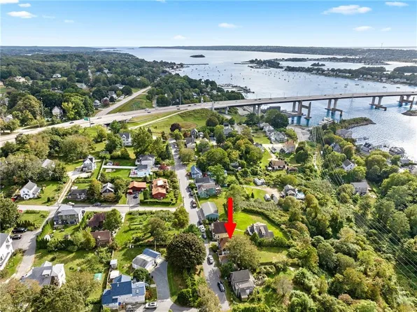 55 Pierce Ave, Tiverton, RI 02878