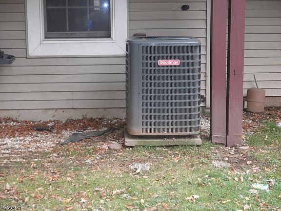 4th image of 797 Highland Ave