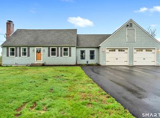 1015 Northrop Rd, Wallingford, CT 06492