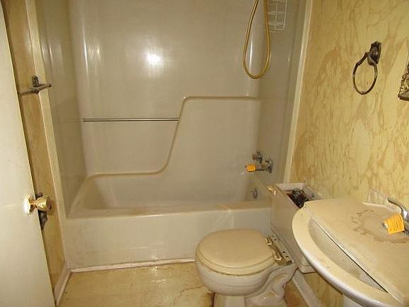 5th image of 1209 Mimosa Dr