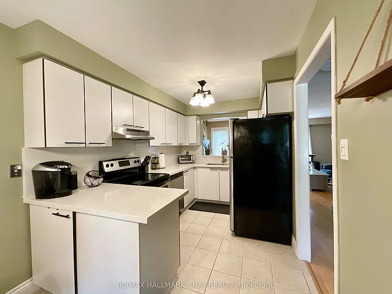 14 Gardenia Way — Photo 3