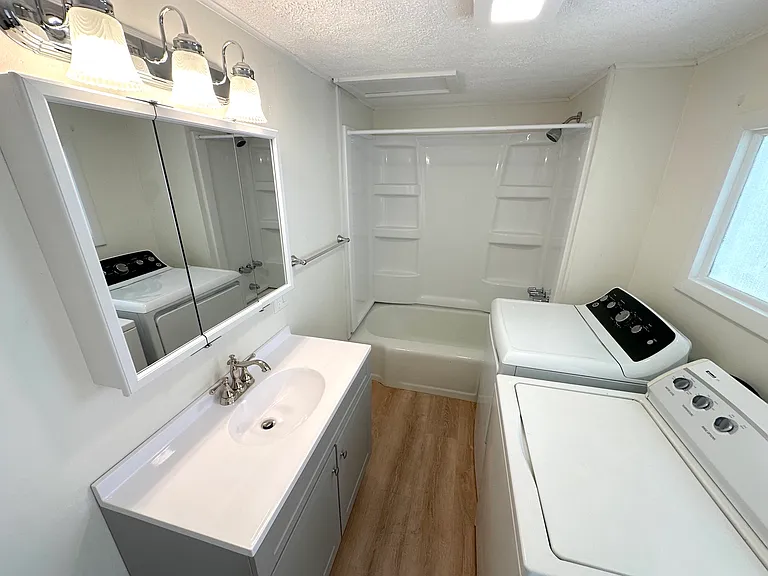 455 Main St #101 — Photo 6
