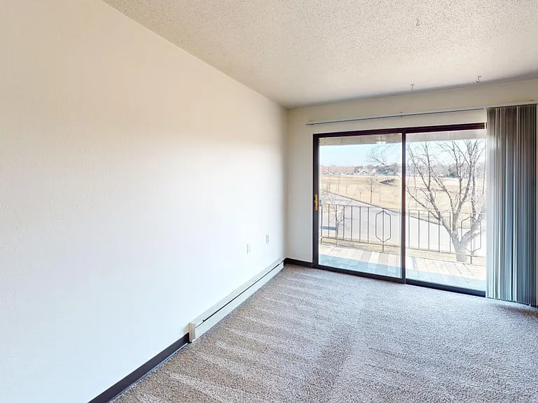 Park Place West Apartments — Photo 37