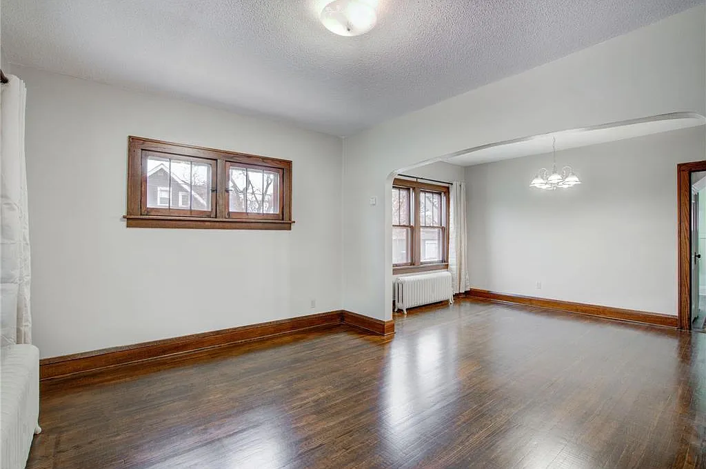1282 Thomas Ave — Photo 2