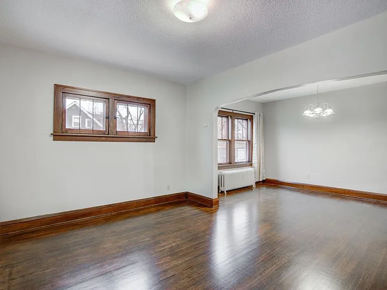 1282 Thomas Ave — Photo 2