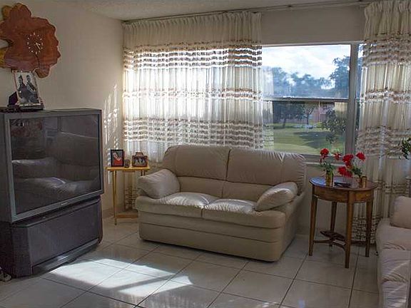 5th image of 9861 Sunrise Lakes Blvd APT 210
