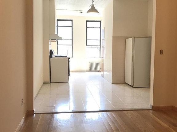 4th image of 464 Harman St APT 2L