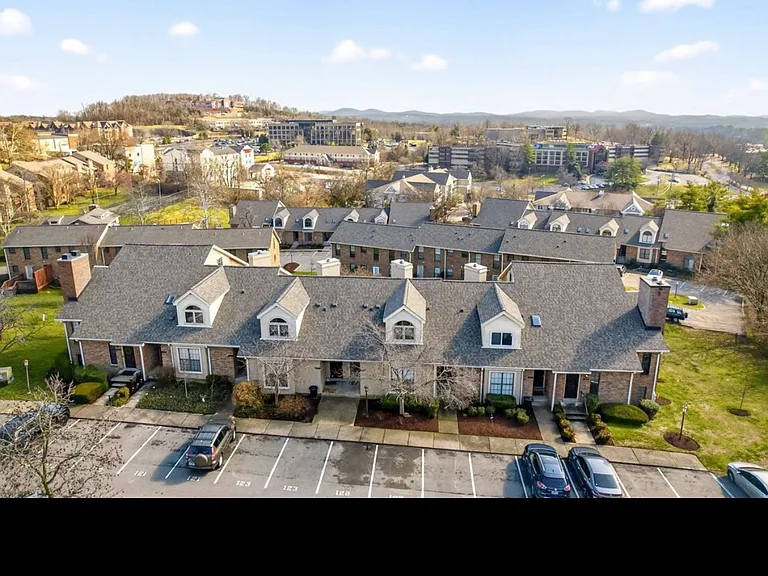 125 Villa View Ct — Photo 2