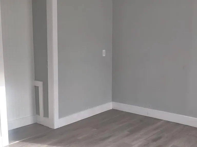 4951 W Thompson St #2R — Photo 8