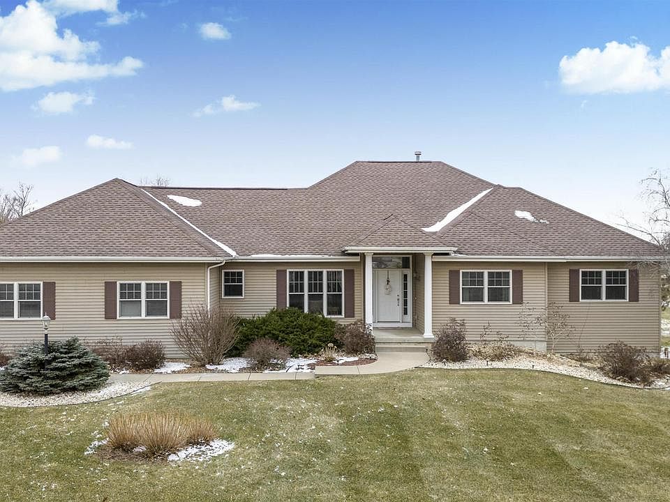 1st image of 3753 Coachman Way