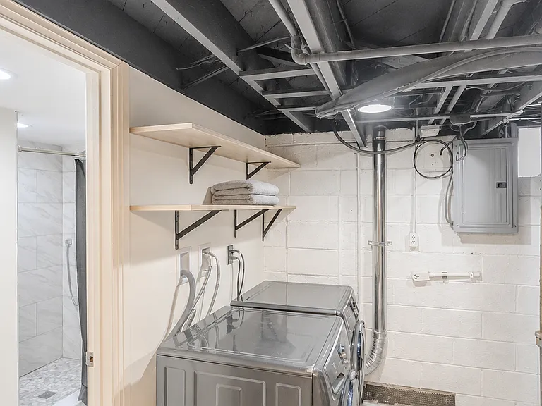1328 McLean Ave — Photo 18