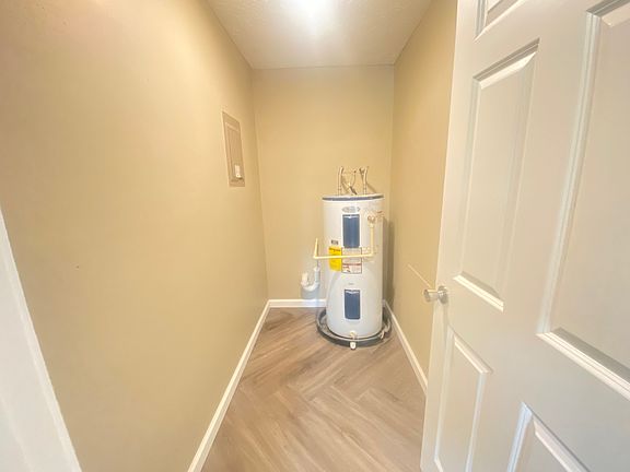 5th image of 800 Northwood Ct #201
