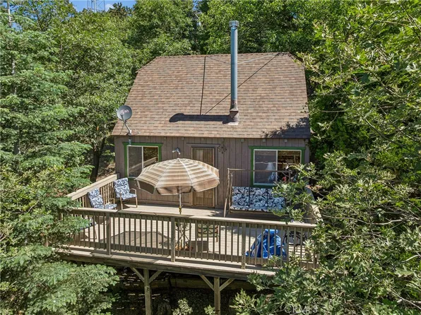26543 Lakeview Dr, Rimforest, CA 92378