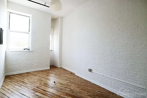 Rented by City Connections Realty | media 48