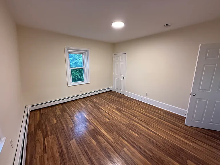 20 Peach Ave #3 — Photo 8