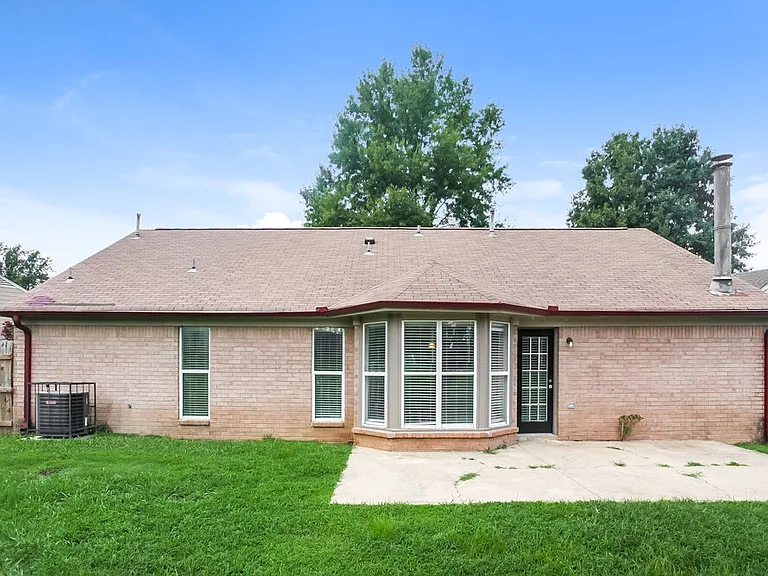 10431 Amanda Dr — Photo 16