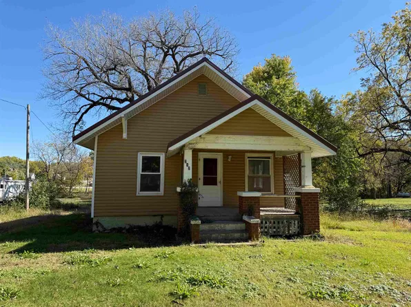 212 N Main St, Riley, KS 66531