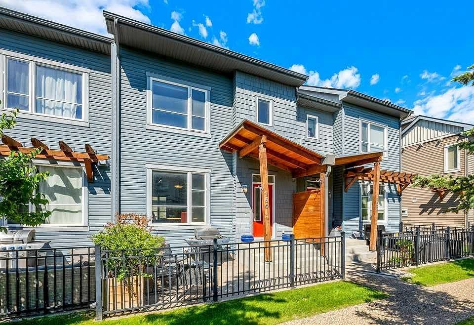 1st image of 150 E Chapalina Sq SE