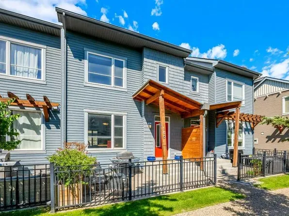 150 E Chapalina Sq SE, Calgary, AB T2X 0L7