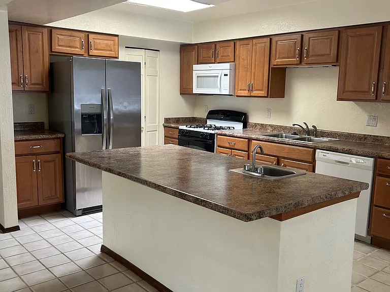 12912 Kachina Pl NE #A — Photo 1
