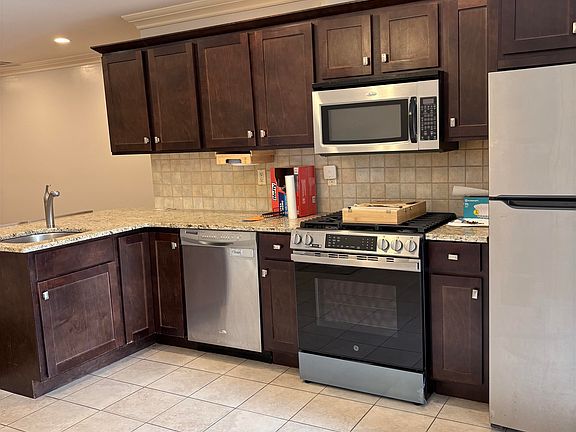 3rd image of 1625 Paterson Plank Rd APT 5