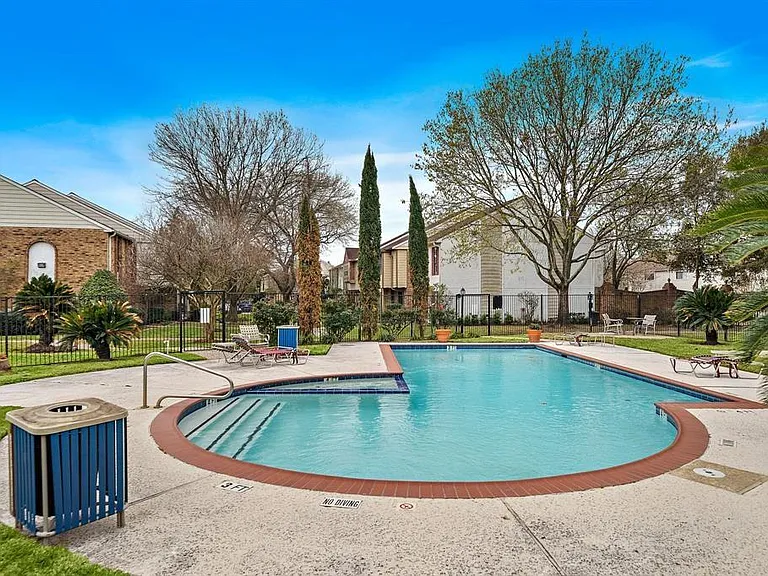 9495 Fondren Rd — Photo 26