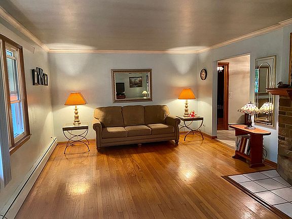 2nd image of 8484 Silvercreek Dr