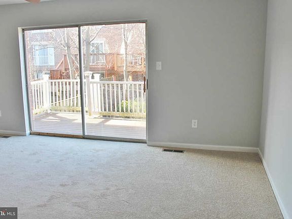 4th image of 5212 Martinique Ln