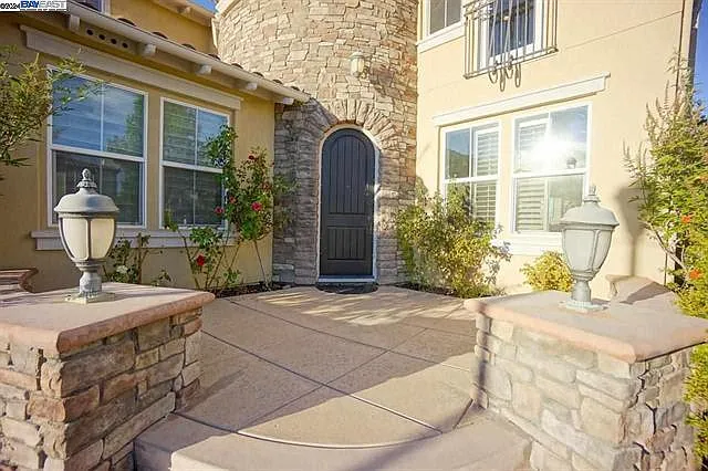 Building Photo - 3200 Spicewood Ln