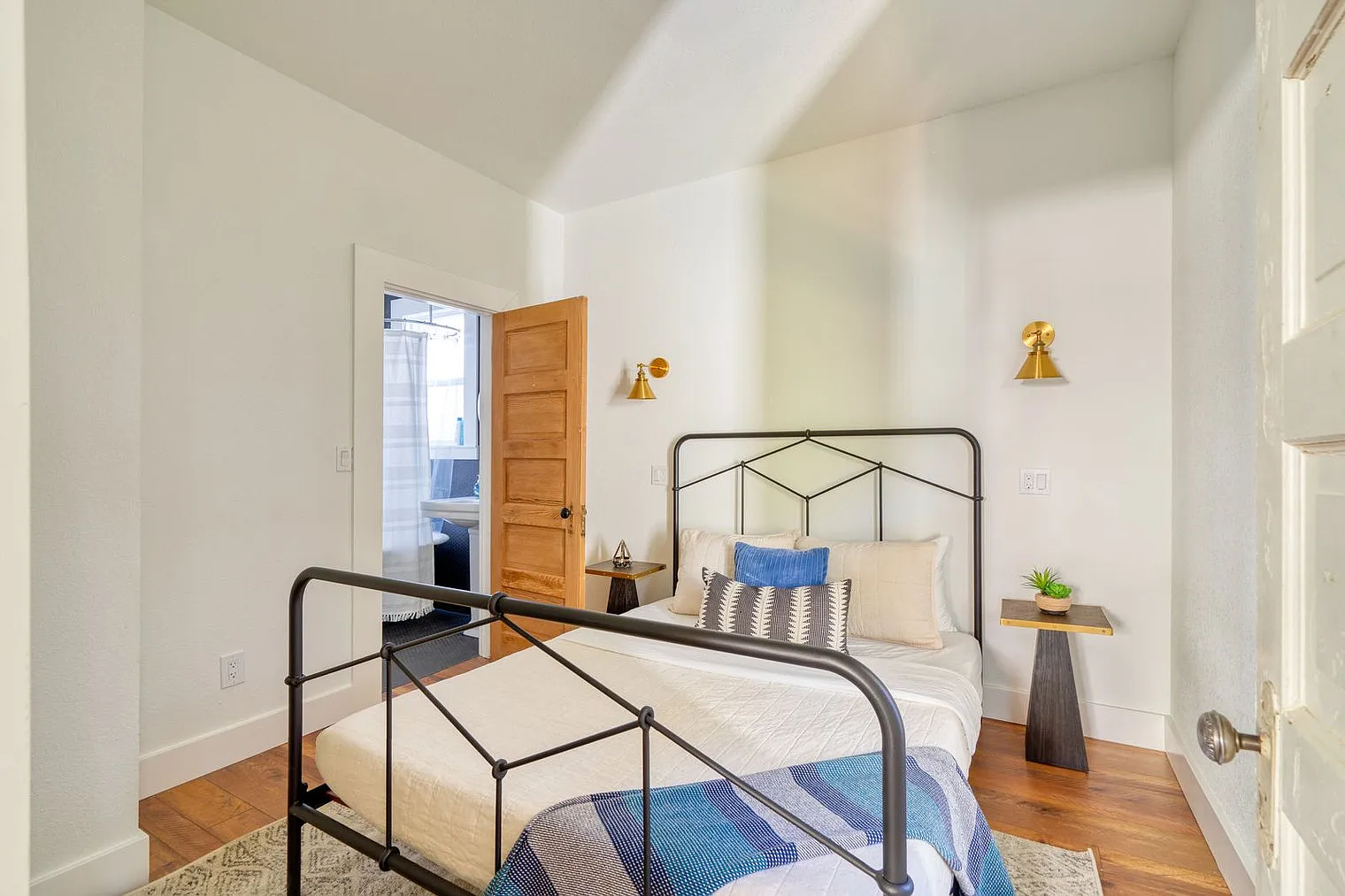 1 bed, 1.0 bath, 592 sqft, $3,019 — Photo 4