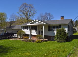 2 Calkins Ln, Wellsboro, PA 16901