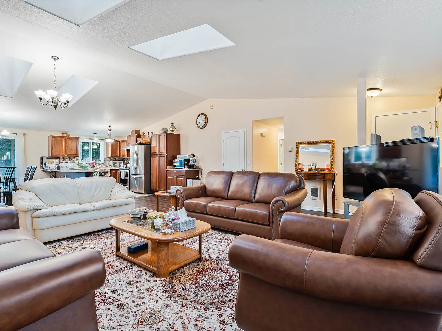 3 bed, 1446 sqft, $950 — Photo 4