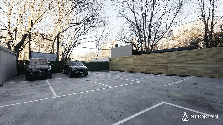 Rented by Nooklyn NYC LLC | media 19